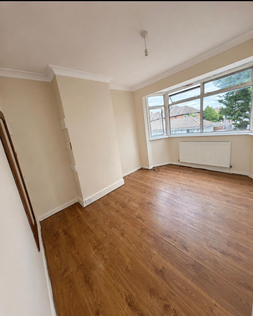 Willow Gardens, Hounslow